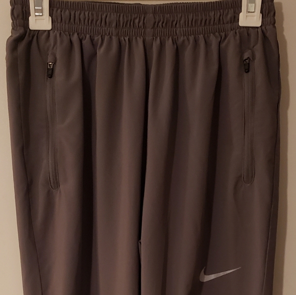 Nike Men's Dri-FIT Zippered Cuff, Windbreaker Pants - Size Medium - Picture 4 of 9